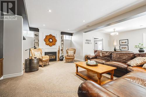 178 Brookhaven Court, Welland, ON - Indoor Photo Showing Living Room With Fireplace