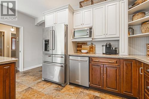 178 Brookhaven Court, Welland, ON - Indoor Photo Showing Kitchen