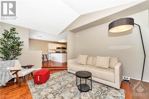 27 Steggall Crescent, Stittsville, ON - Indoor Photo Showing Living Room