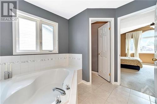 27 Steggall Crescent, Stittsville, ON - Indoor Photo Showing Bathroom