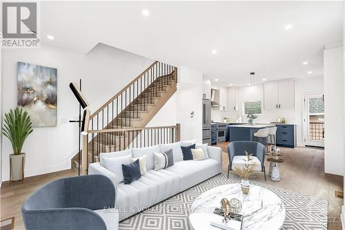 75 Guigues Avenue, Ottawa, ON - Indoor Photo Showing Living Room