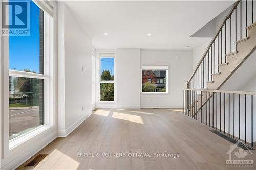 75 Guigues Avenue, Ottawa, ON - Indoor Photo Showing Other Room