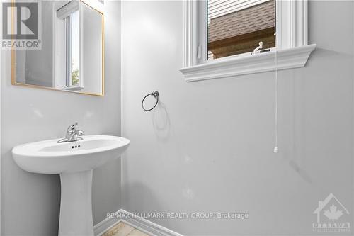 739 White Alder Avenue, Ottawa, ON - Indoor Photo Showing Bathroom