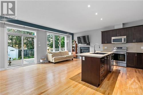 739 White Alder Avenue, Ottawa, ON - Indoor Photo Showing Kitchen