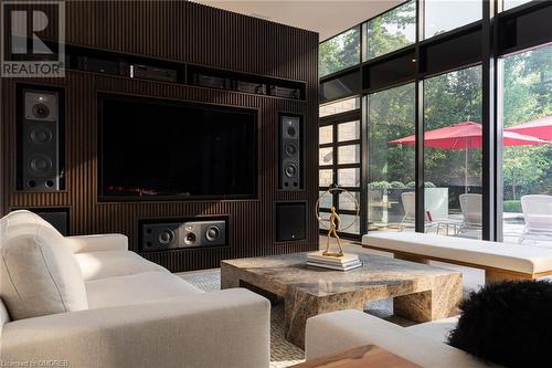 210 Chartwell Road, Oakville, ON - Indoor Photo Showing Living Room