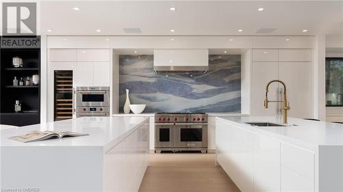 210 Chartwell Road, Oakville, ON - Indoor Photo Showing Kitchen With Upgraded Kitchen