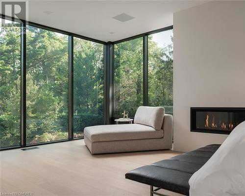 210 Chartwell Road, Oakville, ON - Indoor Photo Showing Living Room With Fireplace