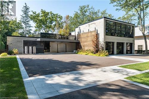 210 Chartwell Road, Oakville, ON - Outdoor