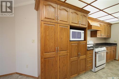 2501 Blue Jay Crescent, North Battleford, SK - Indoor Photo Showing Kitchen