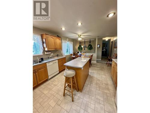 6099 Montgomery Crescent, Prince George, BC - Indoor Photo Showing Kitchen