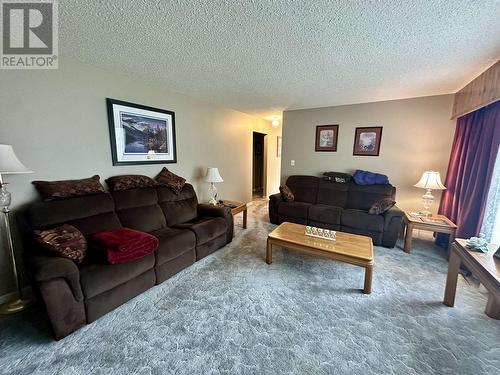 6099 Montgomery Crescent, Prince George, BC - Indoor Photo Showing Living Room