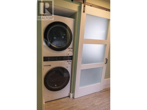 892 Dominion Street, Mcbride, BC - Indoor Photo Showing Laundry Room