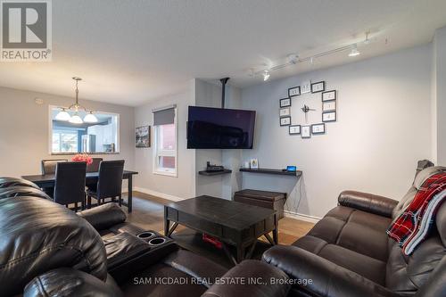 5967 Cherrywood Place, Mississauga, ON - Indoor Photo Showing Living Room