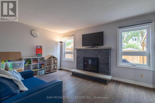 5967 Cherrywood Place, Mississauga, ON - Indoor Photo Showing Living Room With Fireplace