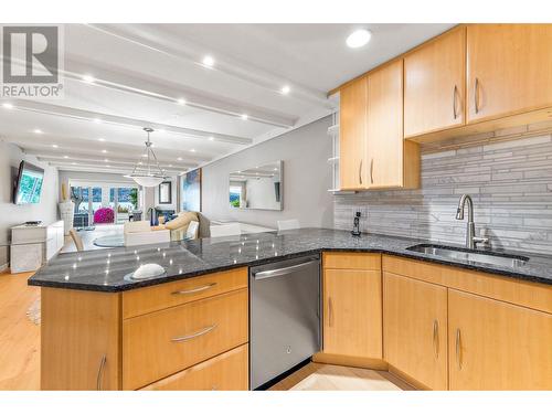 2900 Abbott Street Unit# 208, Kelowna, BC - Indoor Photo Showing Kitchen