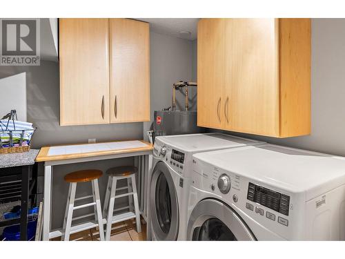 2900 Abbott Street Unit# 208, Kelowna, BC - Indoor Photo Showing Laundry Room