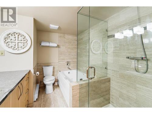 2900 Abbott Street Unit# 208, Kelowna, BC - Indoor Photo Showing Bathroom