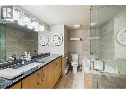 2900 Abbott Street Unit# 208, Kelowna, BC - Indoor Photo Showing Bathroom