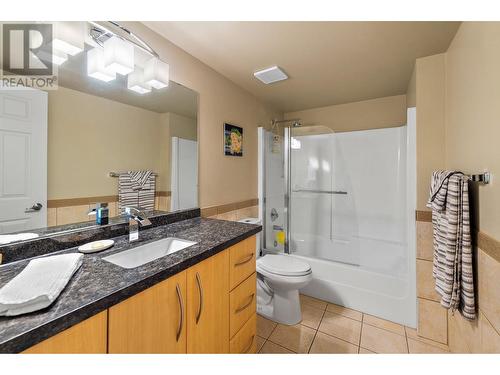 2900 Abbott Street Unit# 208, Kelowna, BC - Indoor Photo Showing Bathroom