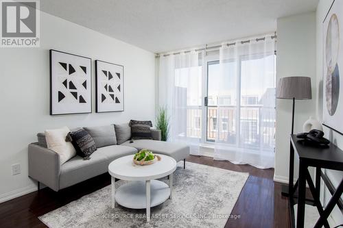 403 - 1000 King Street W, Toronto, ON - Indoor Photo Showing Living Room