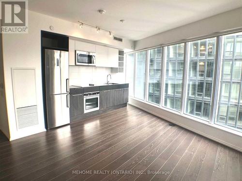 2208 - 68 Shuter Street, Toronto, ON - Indoor Photo Showing Kitchen