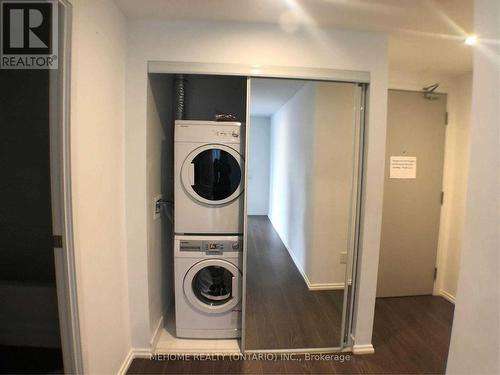 2208 - 68 Shuter Street, Toronto, ON - Indoor Photo Showing Laundry Room