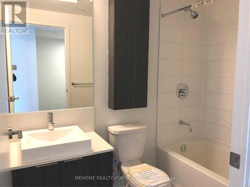 2208 - 68 Shuter Street, Toronto, ON - Indoor Photo Showing Bathroom