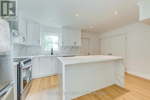 2055 Leighland Road, Burlington, ON - Indoor Photo Showing Kitchen