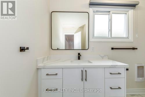 2055 Leighland Road, Burlington, ON - Indoor Photo Showing Bathroom