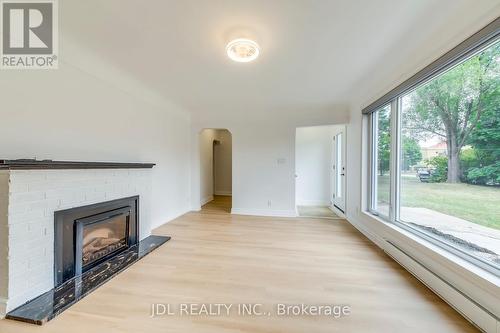 2055 Leighland Road, Burlington, ON - Indoor Photo Showing Other Room With Fireplace