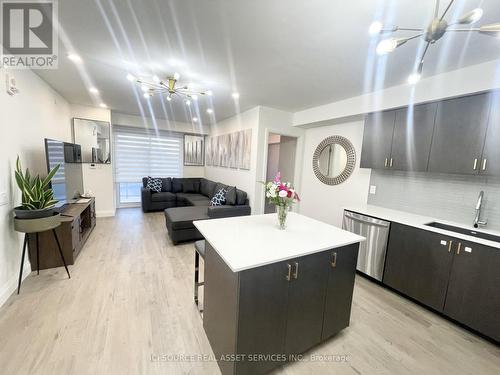 815 - 58 Lakeside Terrace, Barrie, ON - Indoor Photo Showing Kitchen