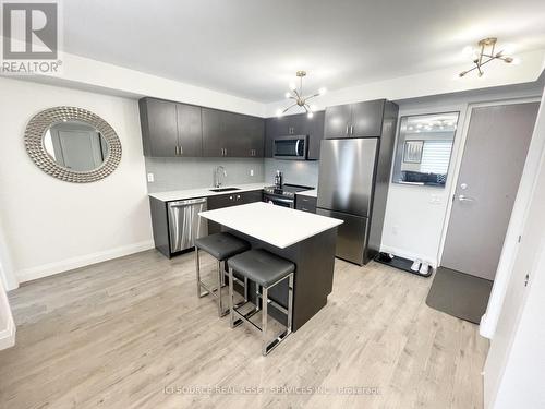 815 - 58 Lakeside Terrace, Barrie, ON - Indoor Photo Showing Kitchen