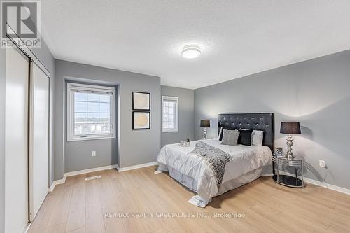 791 Candlestick Circle, Mississauga, ON - Indoor Photo Showing Bedroom