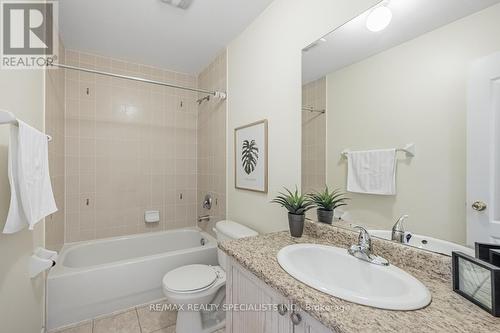 791 Candlestick Circle, Mississauga, ON - Indoor Photo Showing Bathroom