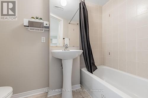 791 Candlestick Circle, Mississauga, ON - Indoor Photo Showing Bathroom