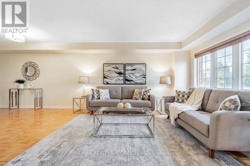 791 Candlestick Circle, Mississauga, ON - Indoor Photo Showing Living Room