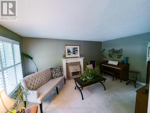 312 Eliza Street, Meaford, ON - Indoor Photo Showing Living Room