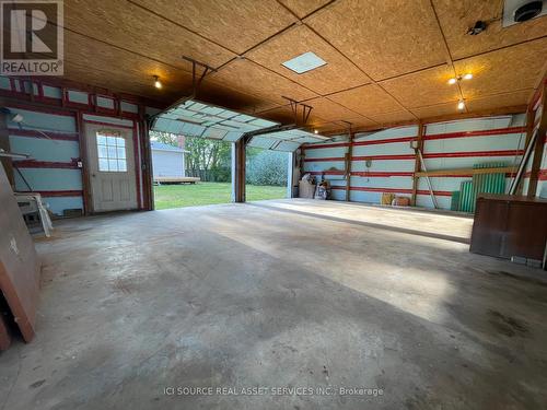 9 Walter Drive, Haldimand, ON - Indoor Photo Showing Garage