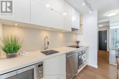 3012 - 125 Peter Street, Toronto, ON - Indoor Photo Showing Kitchen With Upgraded Kitchen