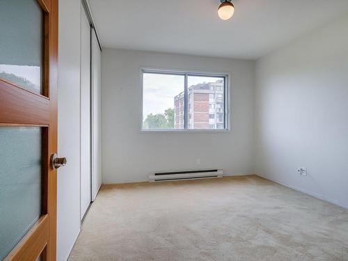 Bedroom - 402-1645 Av. Victoria, Saint-Lambert, QC - Indoor Photo Showing Other Room