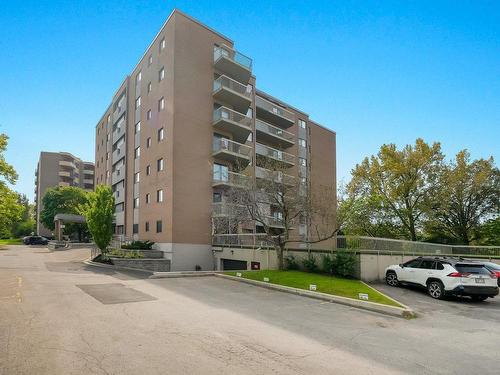 FaÃ§ade - 402-1645 Av. Victoria, Saint-Lambert, QC - Outdoor With Facade