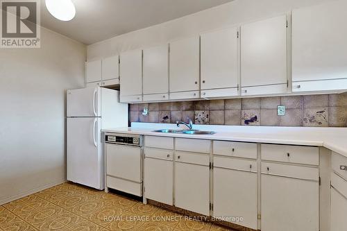 1908 - 2365 Kennedy Road, Toronto, ON - Indoor Photo Showing Kitchen With Double Sink