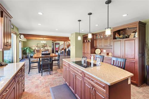 156 Peltz Drive, St Clements, MB - Indoor Photo Showing Kitchen With Upgraded Kitchen