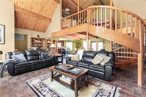 156 Peltz Drive, St Clements, MB - Indoor Photo Showing Living Room