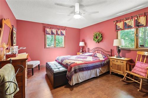 156 Peltz Drive, St Clements, MB - Indoor Photo Showing Bedroom