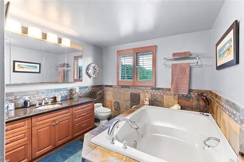 156 Peltz Drive, St Clements, MB - Indoor Photo Showing Bathroom