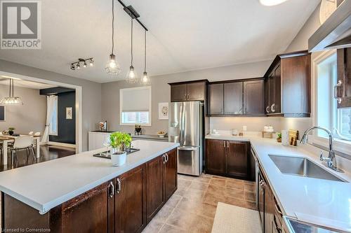 905 Valebrook Court, Kitchener, ON - Indoor Photo Showing Kitchen With Stainless Steel Kitchen With Upgraded Kitchen