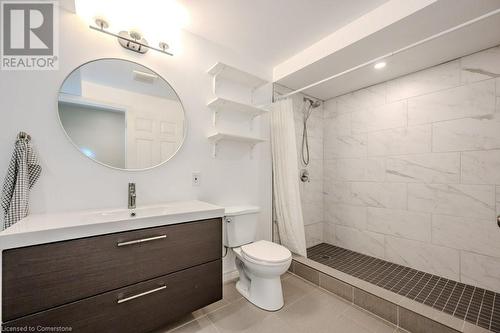 905 Valebrook Court, Kitchener, ON - Indoor Photo Showing Bathroom