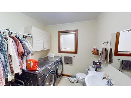 1616 Mt Proctor Place N, Cranbrook, BC - Indoor Photo Showing Laundry Room