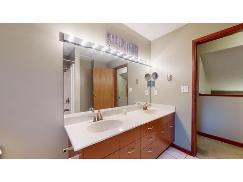 1616 Mt Proctor Place N, Cranbrook, BC - Indoor Photo Showing Bathroom